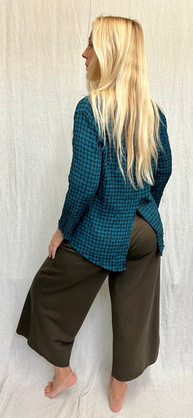 Black and White Crinkle Plaid 3/4 Sleeve Split Back Top (Other color available)