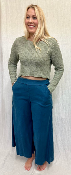 Cotton Black/Natural Sweater Knit Curved Crop Sweater (Other color available)