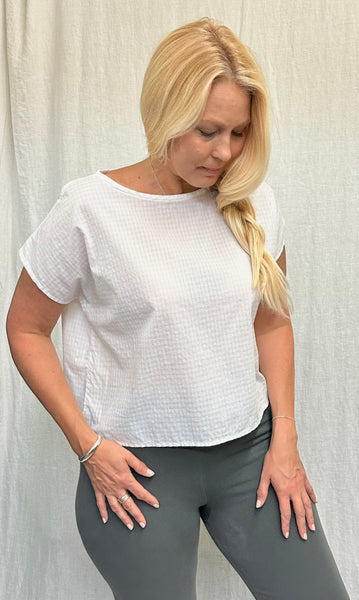 Lightweight Cotton Shirting Sleeveless High Low Top (Other color available)