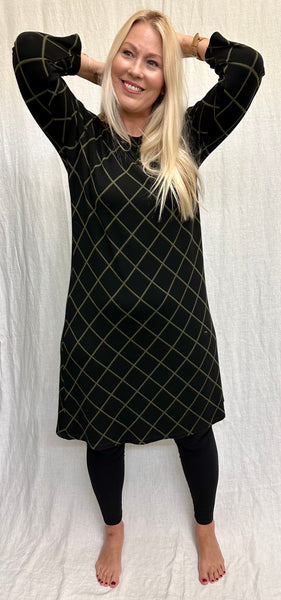 Viscose Diamond 3/4 Sleeve Boatneck Dress (Other color available)
