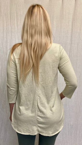Cotton Texture Mini Dot 3/4 Sleeve V-Neck Top (Other color available)