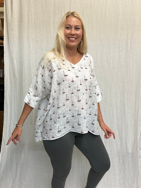 Hanky Linen Sailboats V-Neck Top (More colors available)