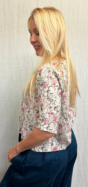 Linen Cosmos Bouquet Elbow Sleeve Top (Other color available)