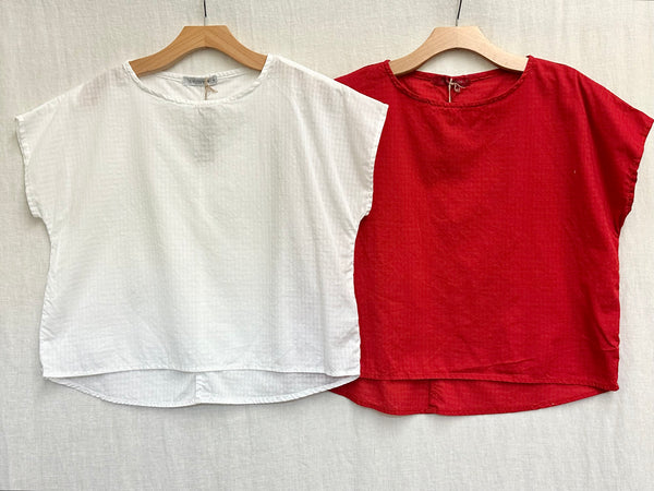 Lightweight Cotton Shirting Sleeveless High Low Top (Other color available)
